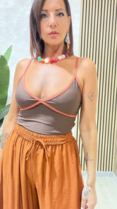Body Nora Marrone