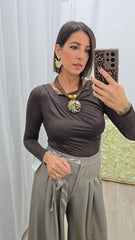 Maglia Scollo Trasversale Marrone