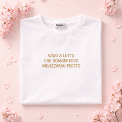 T-Shirt Scritta Vado a letto presto Beige